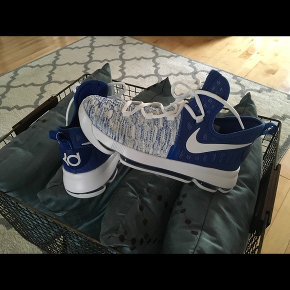Nike Other - Nike KD Kevin Durant basketball shoes !